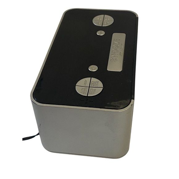 Emerson SmartSet Dual Alarm Clock Radio 1.4" Jumbo‎ LED Display Silver - Picture 4 of 8